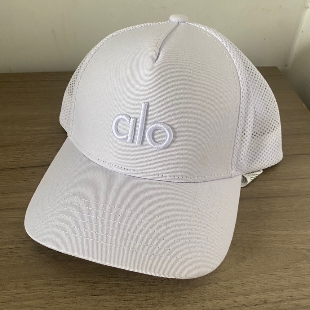 Alo Yoga District Trucker Hat